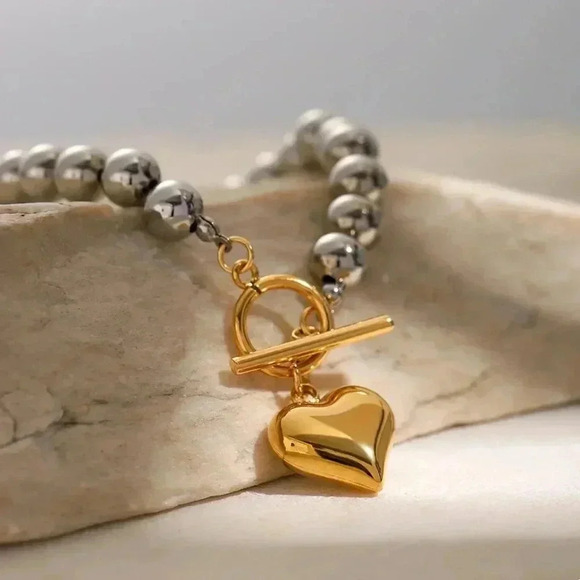 *NEW* 18K Gold Plated Stainless Steel Two Tone Toggle Bracelet & Heart Pendant - Picture 6 of 9